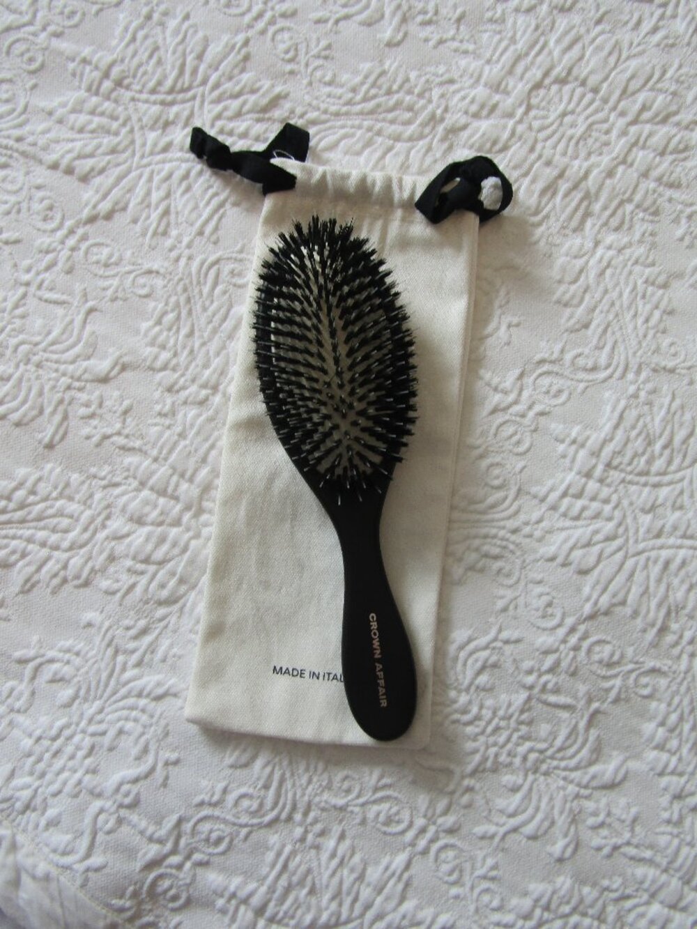 CROWN AFFAIR Nylon & Boar Bristle Hair Brush--#001--For Medium to Thick Hair